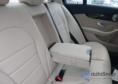 2015 Mercedes-Benz C 300 4Matic из США, поврежденный, VIN 55SWF4KB6FU021748